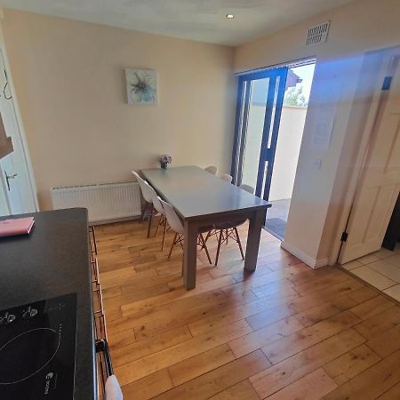 Modern City Centre House In Heart Of Galway City Exterior foto